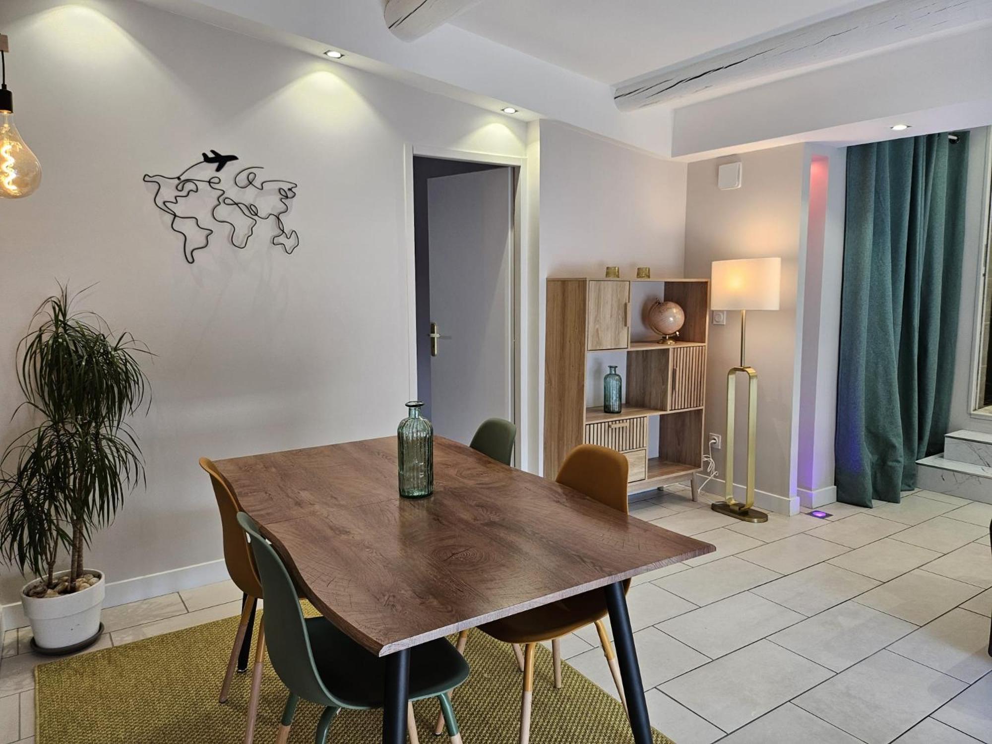Agreable Logement Avec Terrasse Saint-Victoret Εξωτερικό φωτογραφία