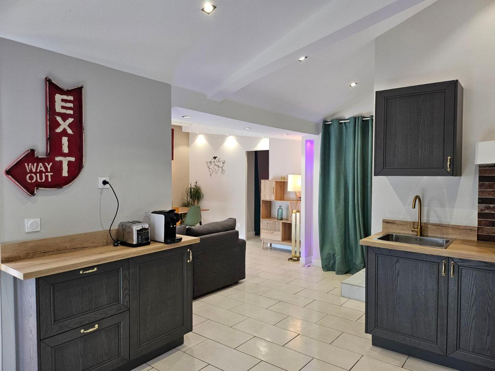 Agreable Logement Avec Terrasse Saint-Victoret Εξωτερικό φωτογραφία
